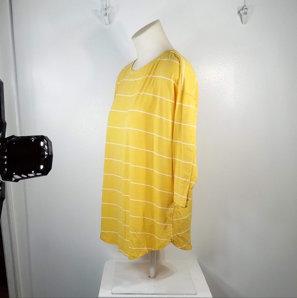 Just Be Women's Top - Picture 4 of 9